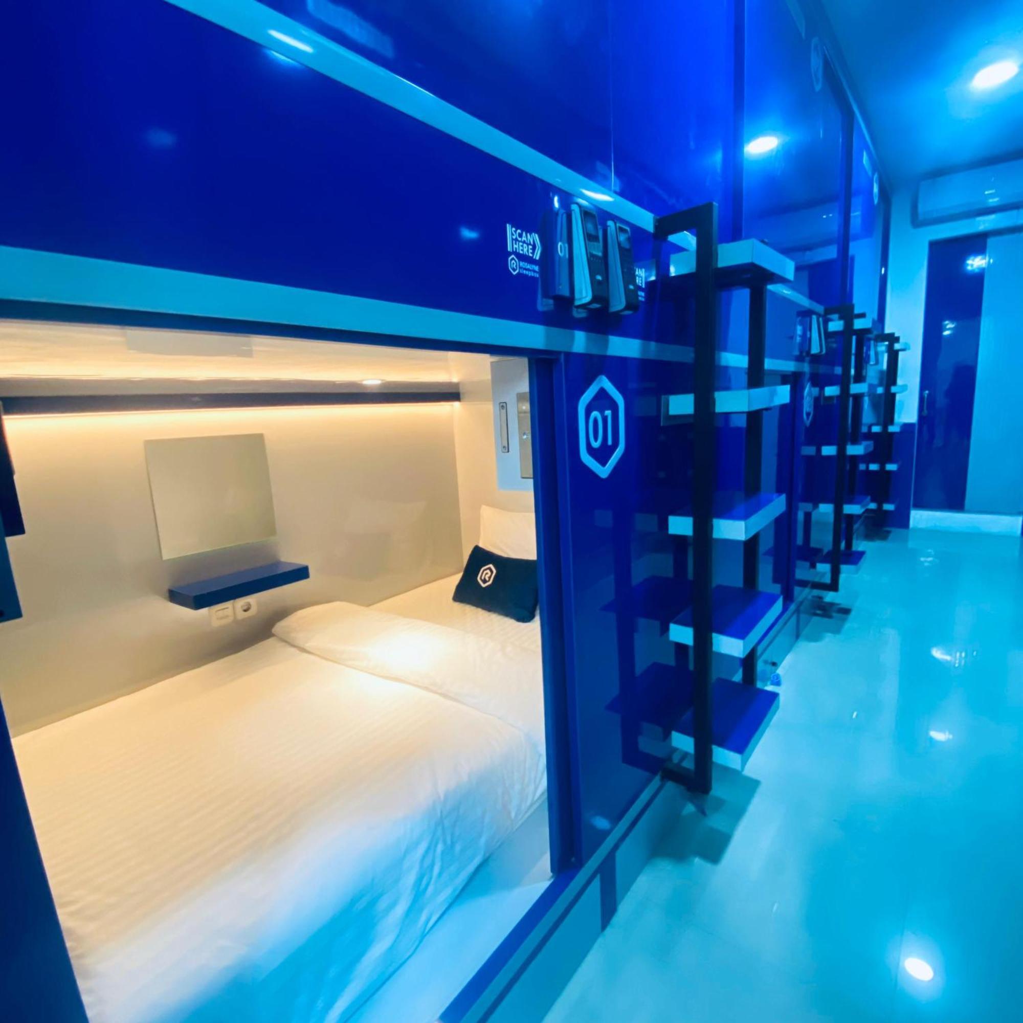 Rosalyne Sleepbox Tugu Mangkubumi Hotel kapsul